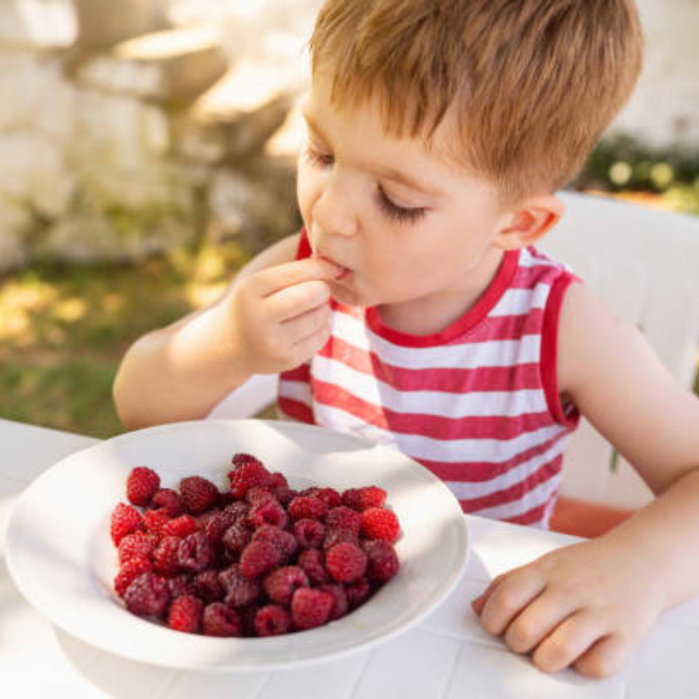 Kiegyensúlyozott étrend gyerekeknek: Táplálkozási tippek és trükkök